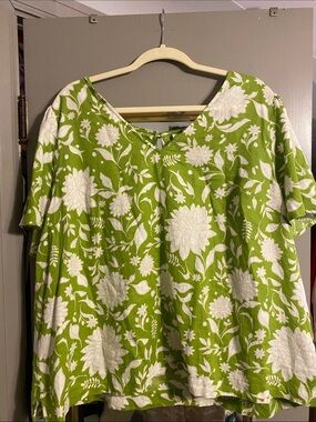 Green Floral V-Neck Tunic Top